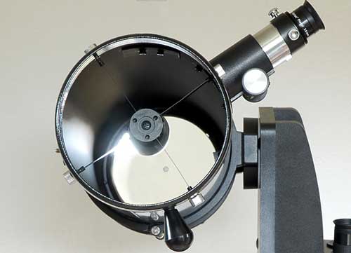 نمای ظاهری داخل لوله تلسکوپ بازتابی هم‌خط‌سازی آسان تلسکوپ