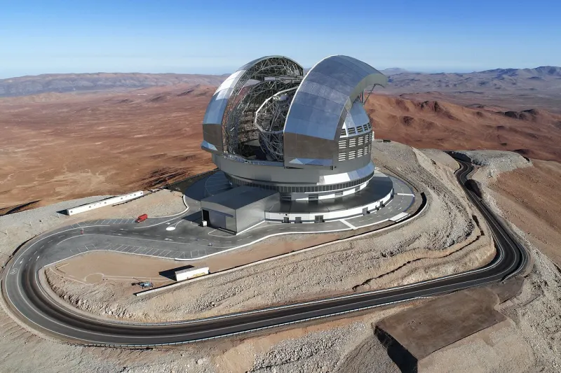 تصویر رصدخانه تلسکوپ بسیار بزرگ بعد از کامل شدن